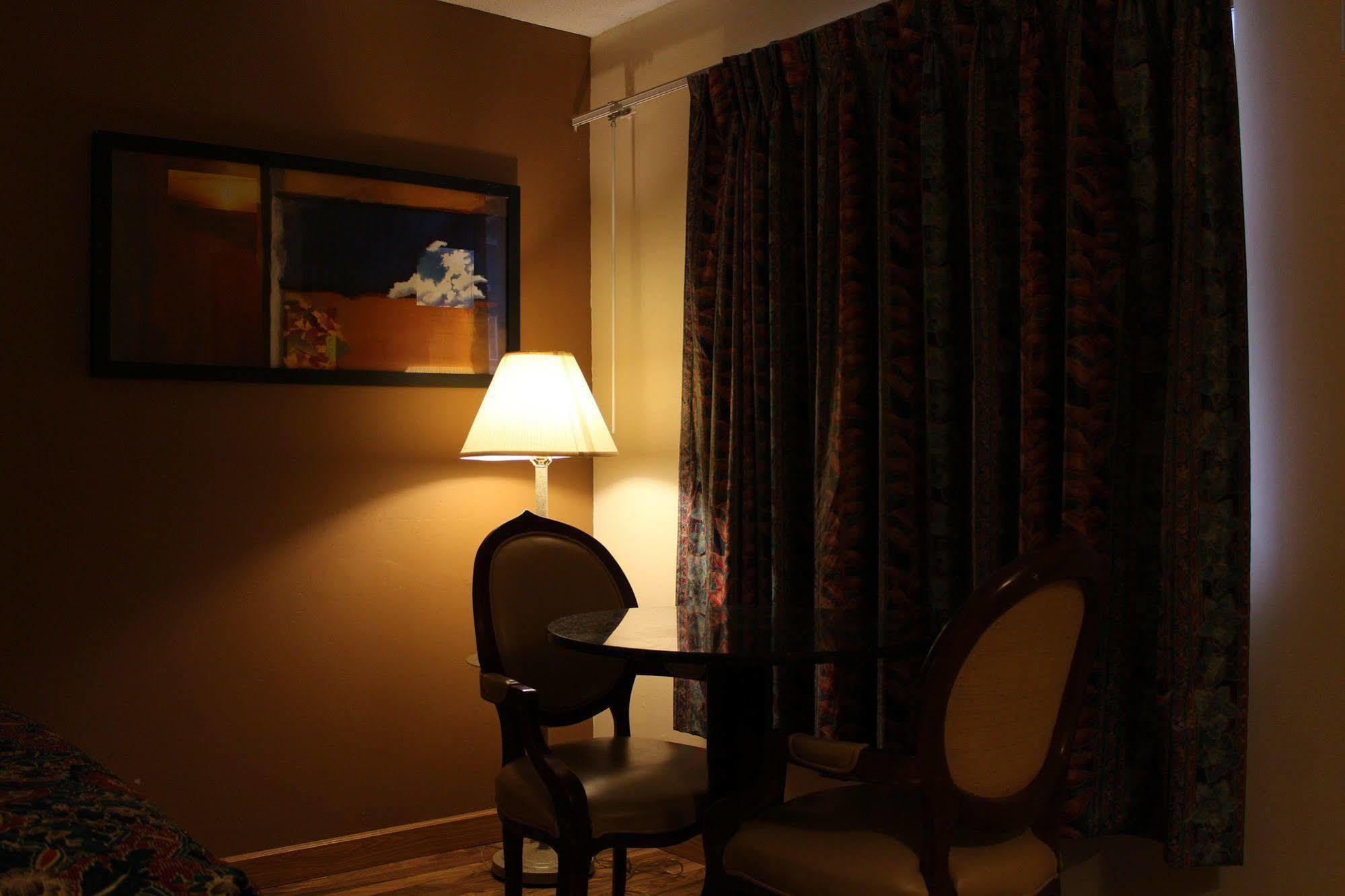 American Inn And Suites Countryside Esterno foto