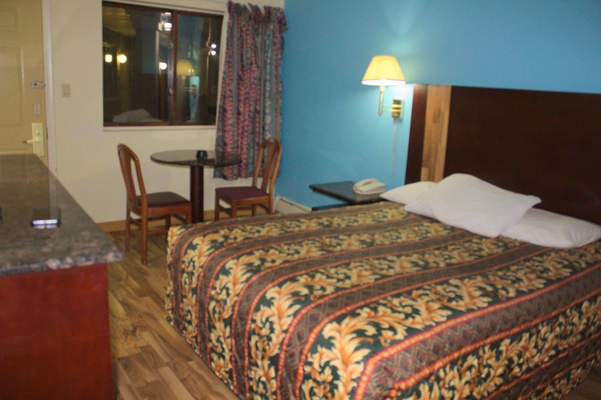 American Inn And Suites Countryside Esterno foto