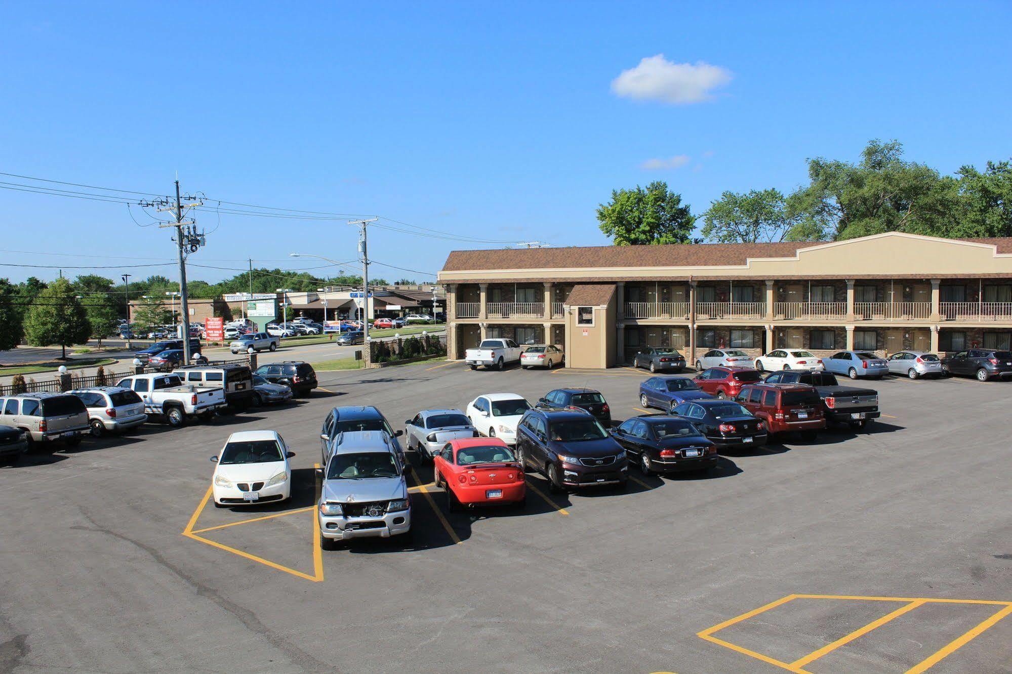 American Inn And Suites Countryside Esterno foto